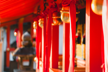 神社のお祭りと厄除けの関係:日本の伝統行事で運を呼び込む