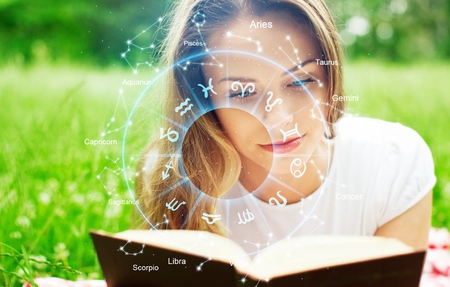 西洋占星術の太陽星座と数秘術のライフパスナンバーが示す人生のテーマ