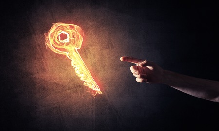 初詣で人気の破魔矢や熊手:由来と飾り方、処分方法